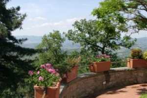 Prenota questa meravigliosa villa a Pian di Scò ad Arezzo, Toscana per le tue Vacanze,Villa in affitto con piscina a Pian di Scò in provincia di Arezz 3