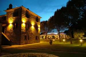 Relais case vacanze a Cortona in Valdichiana, Toscana. 9 suite esclusive per le tue prossime vacanze in Toscana in affitto con piscina, SPA e ristoran