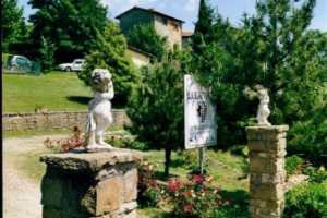Prenota il tuo Agriturismo a Cortona in Valdichiana, Toscana per le tue prossime vacanze in affitto con piscina a Castelfranco di Sopra provincia di A 4