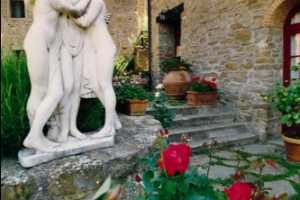 Prenota il tuo Agriturismo a Cortona in Valdichiana, Toscana per le tue prossime vacanze in affitto con piscina a Castelfranco di Sopra provincia di A 3