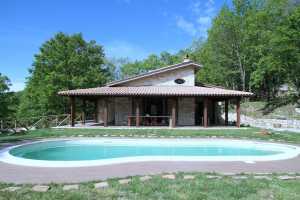 Private farmhouse vacations rentals with pool near Benevento in val di Sannio. Beautuful park immersed in a wood with 2 bedrooms and 2 baths 12