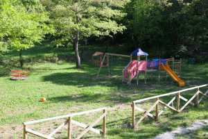 Private farmhouse vacations rentals with pool near Benevento in val di Sannio. Beautuful park immersed in a wood with 2 bedrooms and 2 baths 11