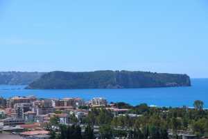 Seafront vacation villa rental with amazing view of Mediterranean sea at Praia a Mare. This holiday seafront villa has 6 bedrooms and 9 bathrooms 5