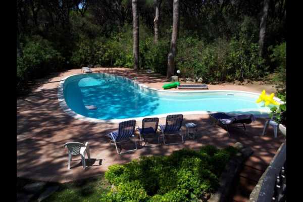 Book now your holiday in Castiglione della Pescaia in Tuscany in this wonderful private villa with pool on the sea in Castiglione della Pescaia