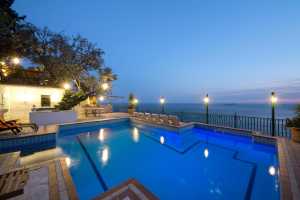 Prenota adesso la tua vacanza a Positano in Campania residenza esclusiva privata con piscina sul mare a Positano in provincia di Salerno in Campania a