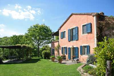 Book now your holiday in San Casciano dei Bagni in Tuscany in this wonderful villa for rent with swimming pool in San Casciano dei Bagni in the provin