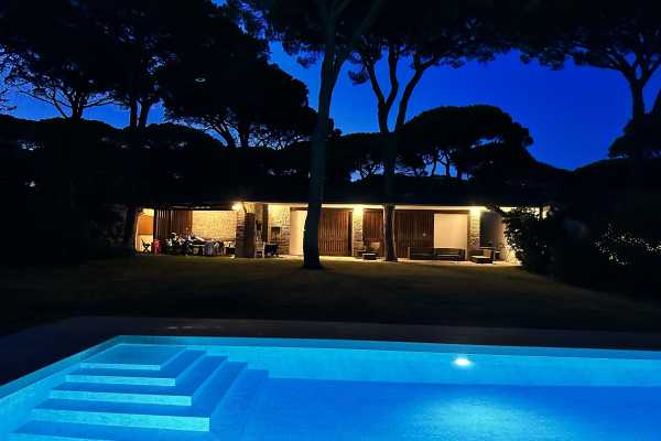 Book now your holiday in villa with pool Castiglione della Pescaia, Grosseto in Tuscany near the sea, immersed in a beautiful park in Roccamare