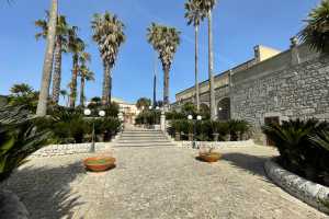 Prenota la residenza esclusiva in affittoper vacanza a Ragusa , offre un parco rigoglioso con piscina coperta e scoperta e SPA 17