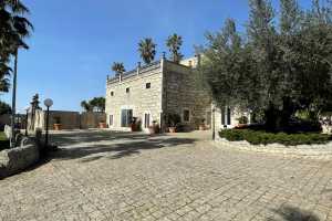 Prenota la residenza esclusiva in affittoper vacanza a Ragusa , offre un parco rigoglioso con piscina coperta e scoperta e SPA 23