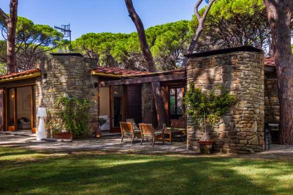 Affitto villa fronte mare con accesso diretto alla spiaggia di Roccamare Castiglione della Pescaia Toscana vicinissima al mare, villa grosseto toscana